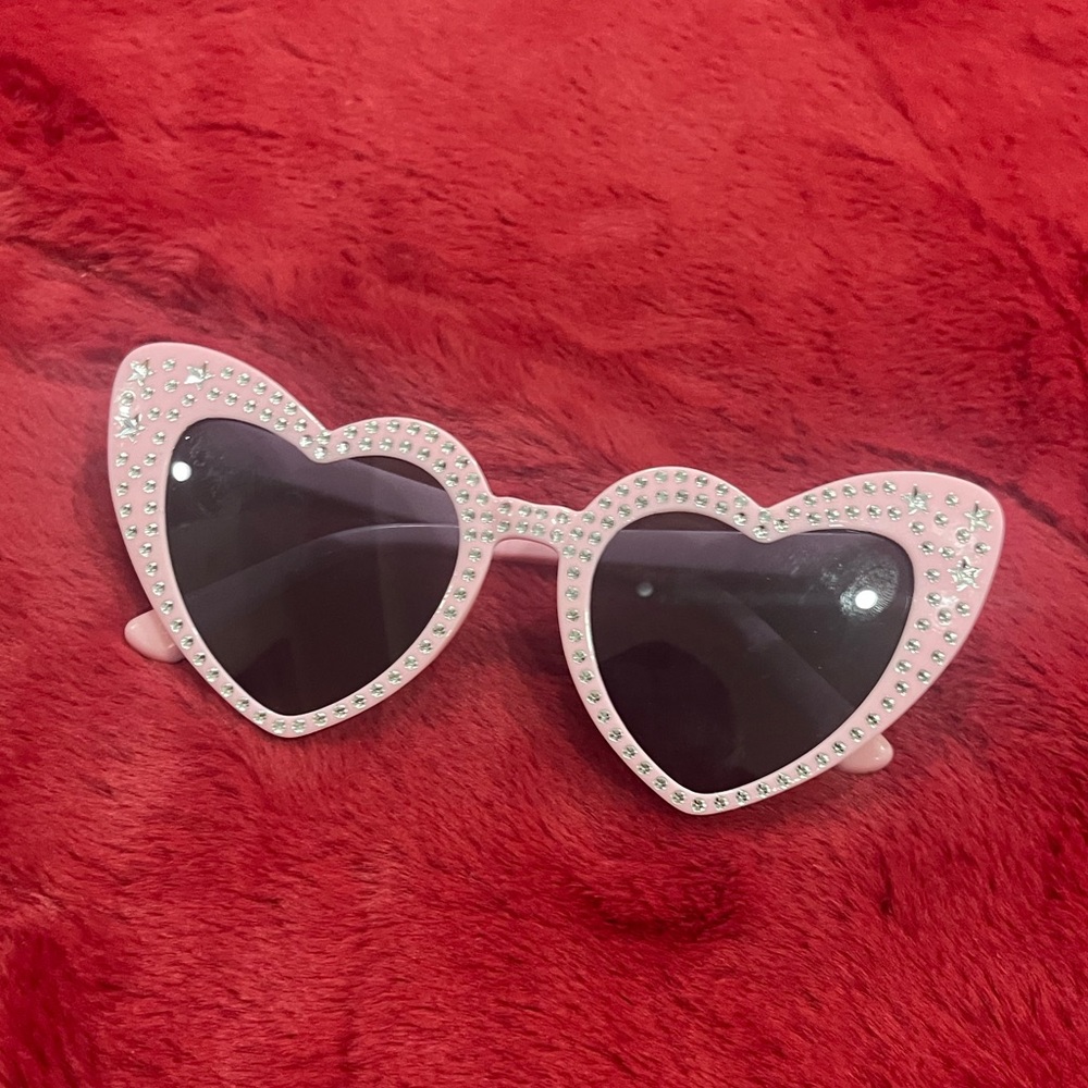 Super cute Pink heart shaped  Valentines sunglasses